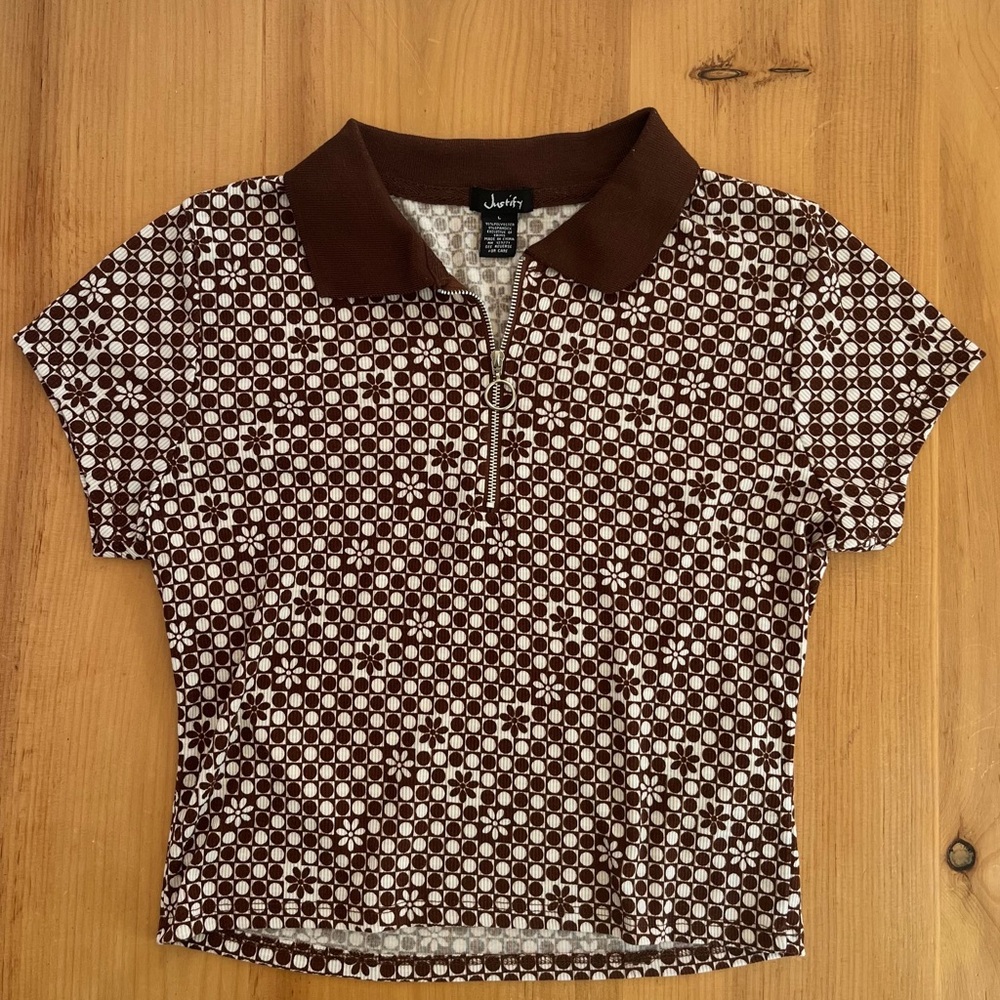 Y2K Justify Brown Retro Zip Polo Top – 2000s Geometric Print Shirt